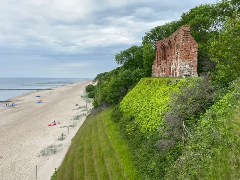 Kirchenruine in Trzęsacz
